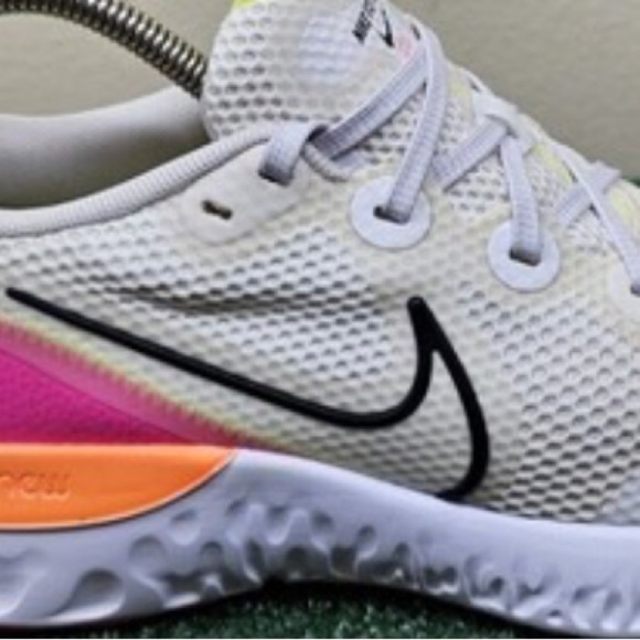 Nike Renew Run Womens Running Shoes White Pink Neon Size 9 CK6360-005 Low Top - Picture 9 of 12